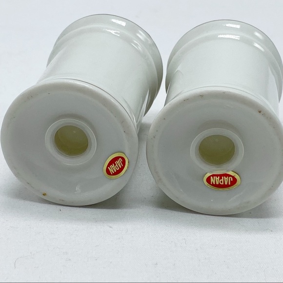 Vintage 1960's Disney Mickey Mouse Salt & Pepper Shakers - Picture 4 of 4